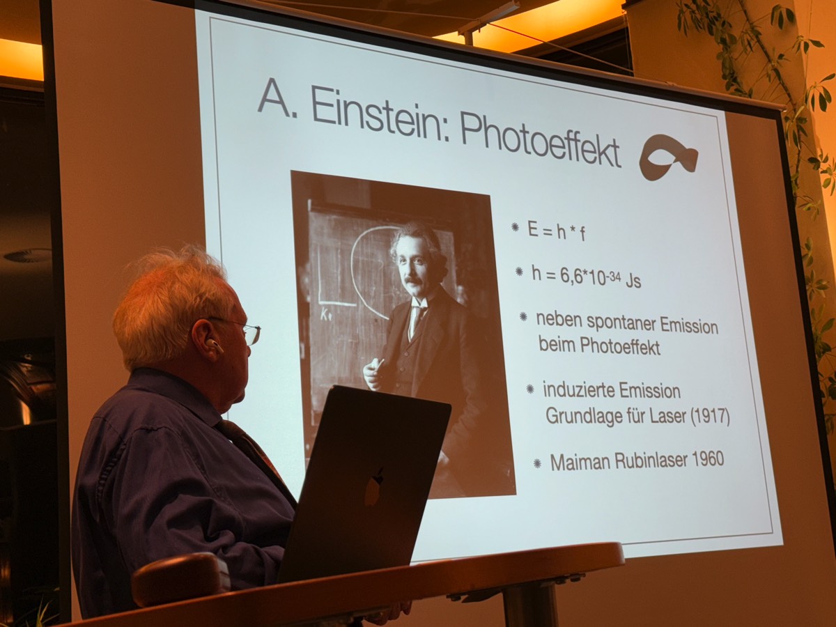 Vortrag von W.Giese über 100 Jahre Quantenmechanik 13.3.25 